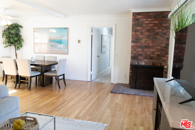 Building Photo - 39 Catamaran St