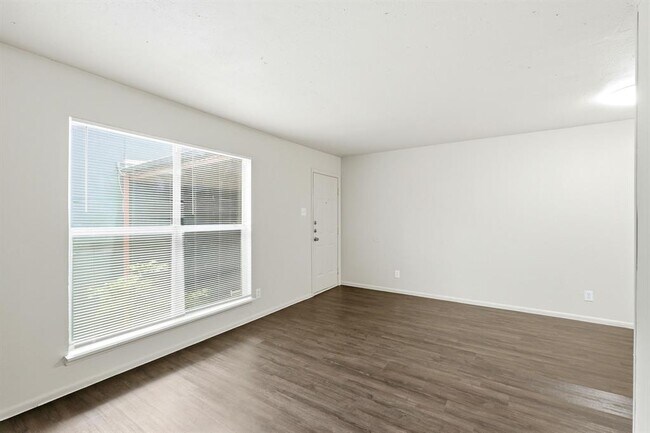 Foto del edificio - 2319 Greenfield Pkwy