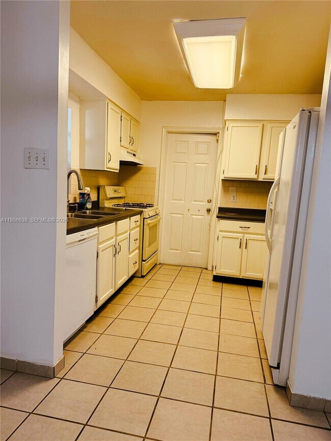 Foto del edificio - 2591 NW 87th Ln