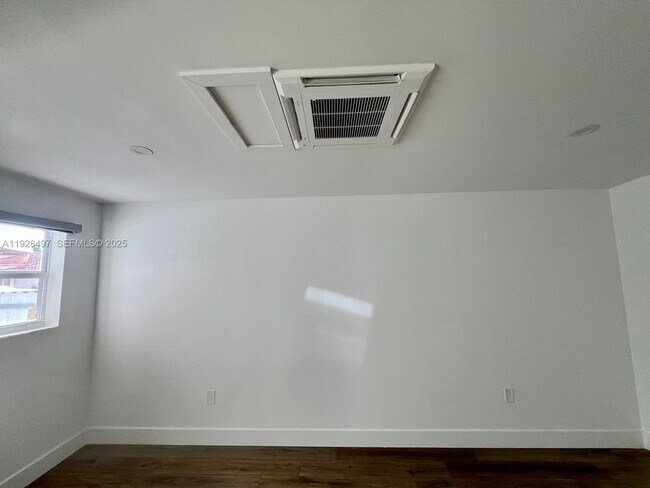 Building Photo - 14365 SW 164th Terrace