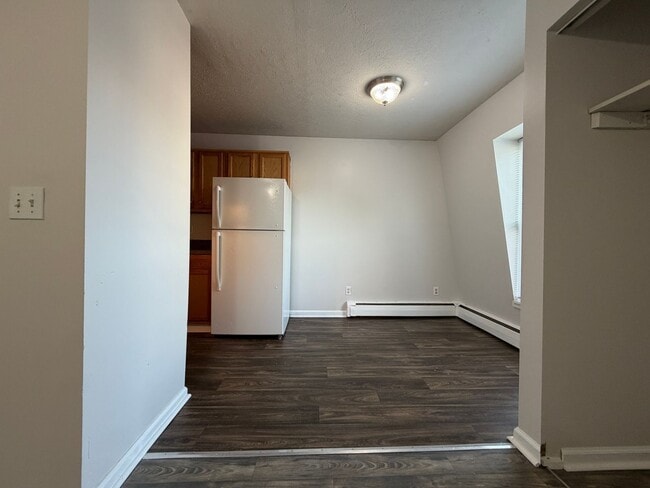 Building Photo - 421 Poplar Level Ct