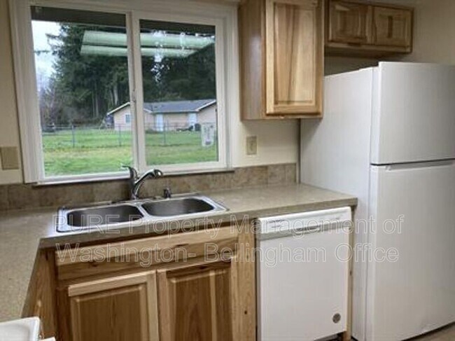 Foto del edificio - 24415 Richards Rd