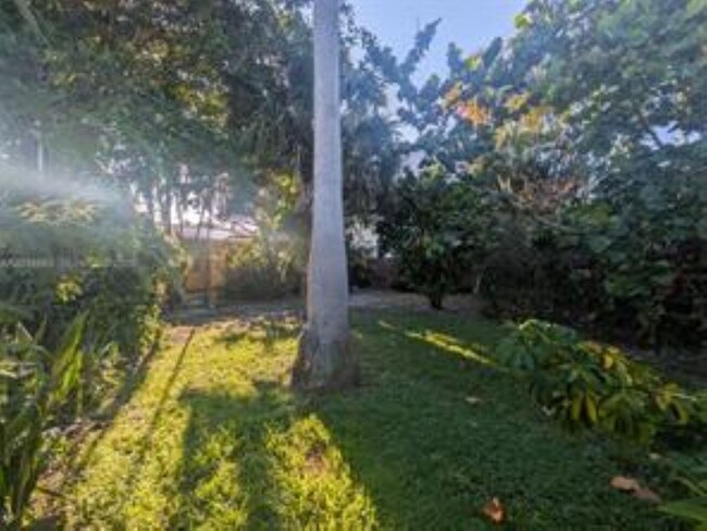 Foto del edificio - 1104 NE 17th Ter