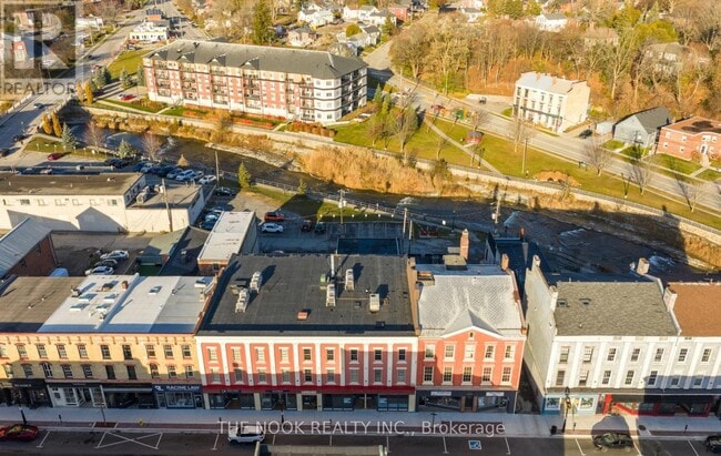 Building Photo - 38 Walton St