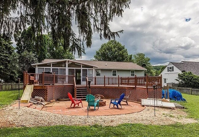 Foto del edificio - 806 Indian Springs Dr