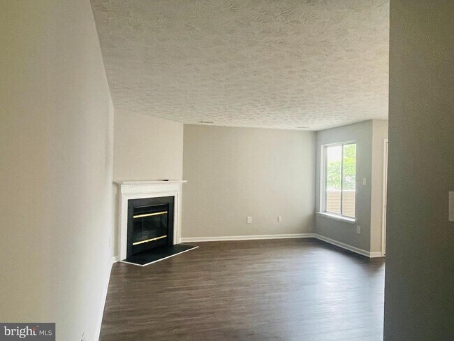 Foto del edificio - 2137 Wainwright Ct