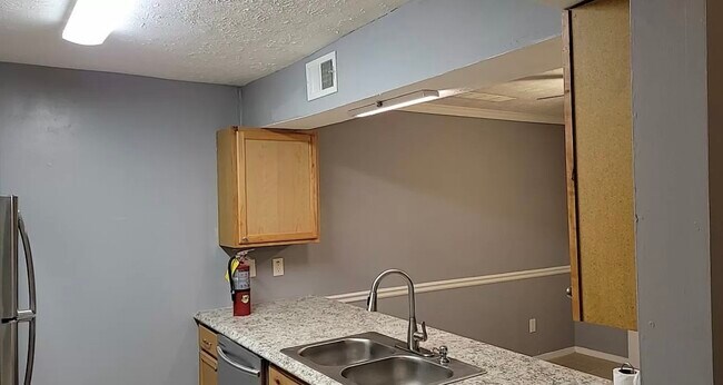 Building Photo - 762 Brittany Ct