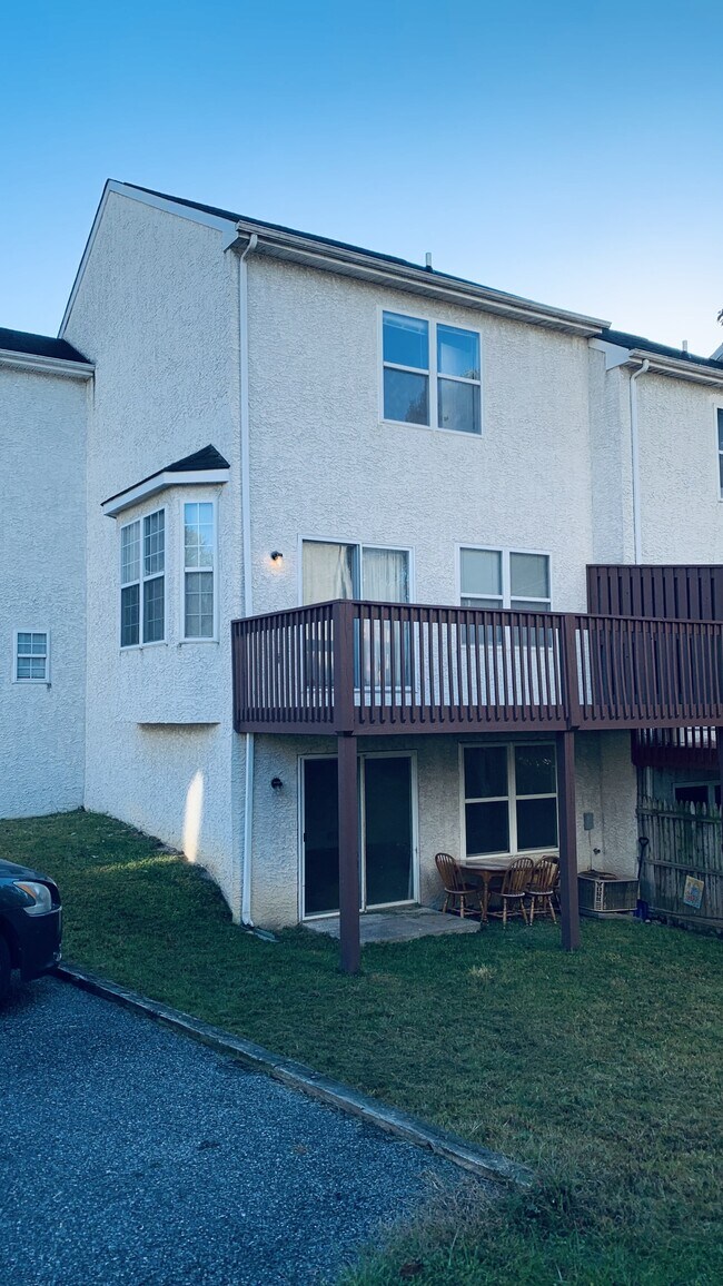 Foto del edificio - 206 Thomas Ln S
