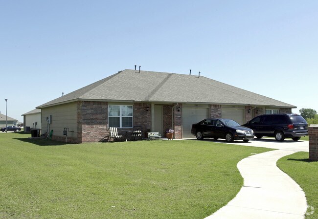 Edificio - Glen Eagles Luxury Townhomes