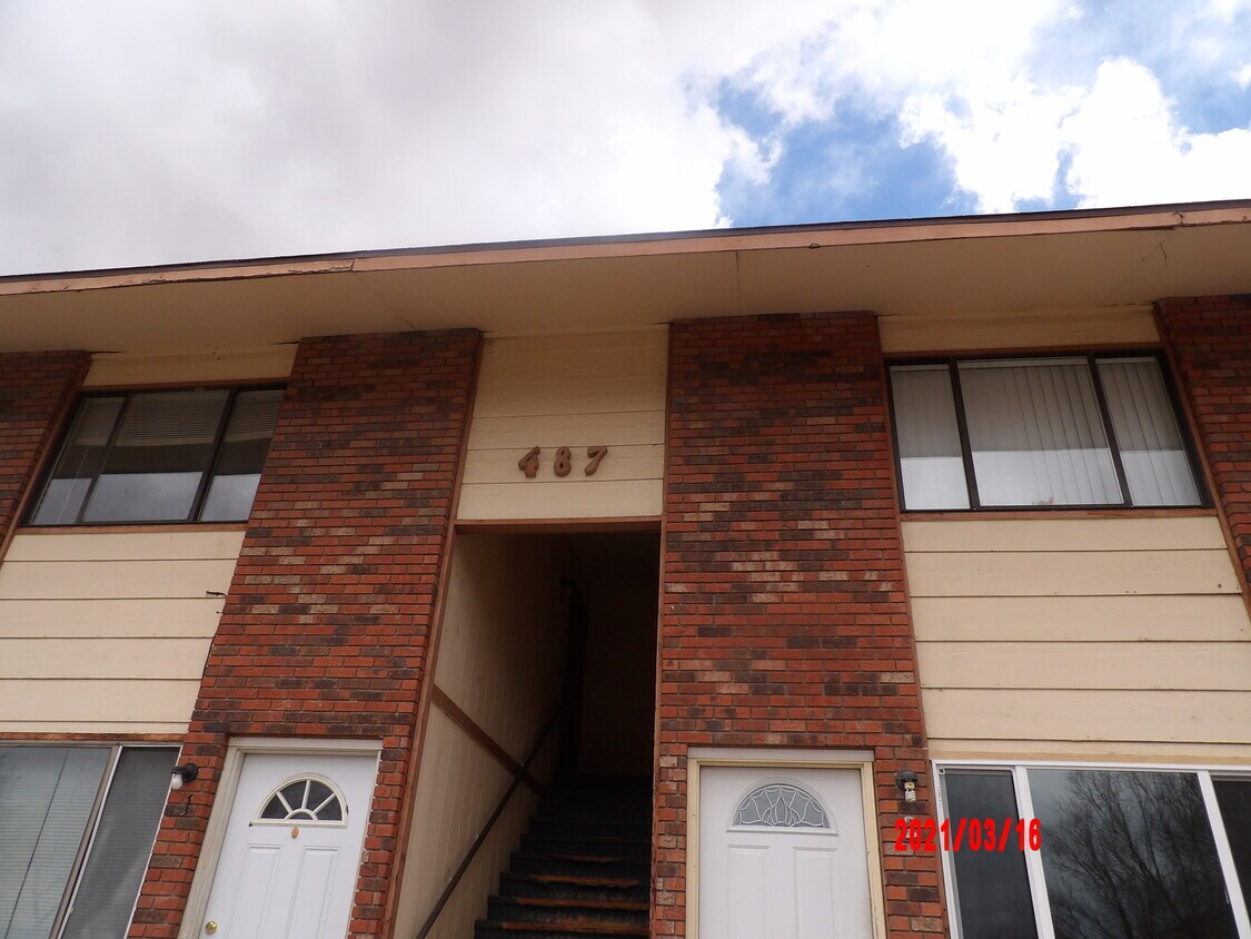 Primary Photo - 487 Tracy Dr