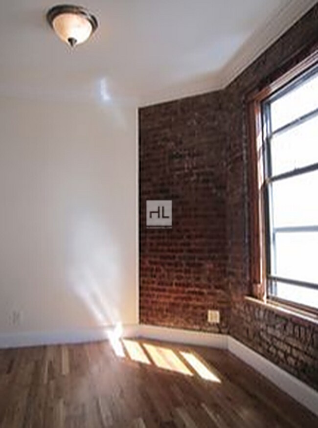Building Photo - East 13th Street