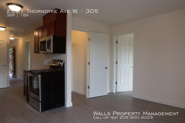 Building Photo - 2501 Thorndyke Ave W