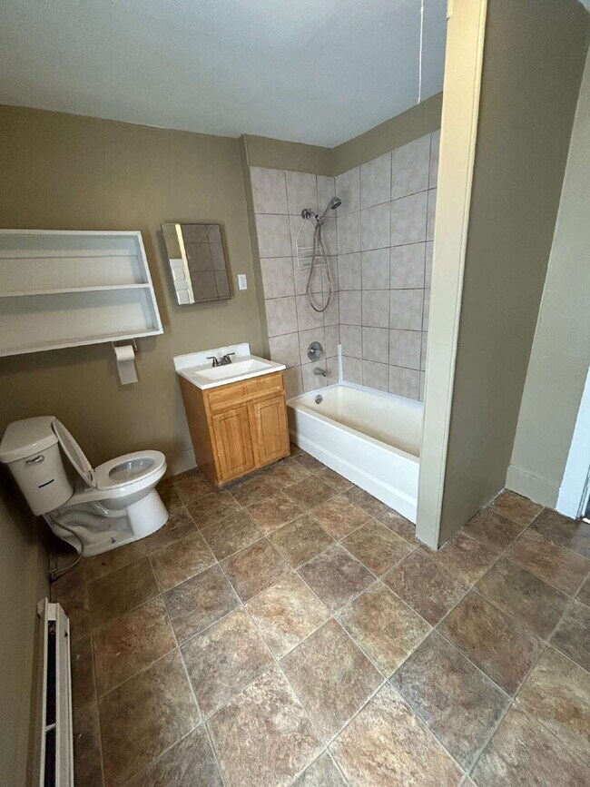 Foto del edificio - 1 Bedroom Available in Mount Morris – Available August 15th, 2026