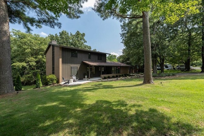 Foto del edificio - 884 Shrewsbury Ln