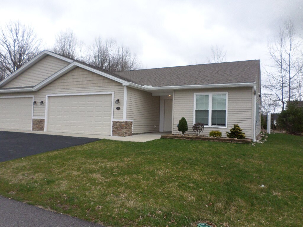 16 Klines Cove, Girard, OH 44420 Condo for Rent in Girard, OH