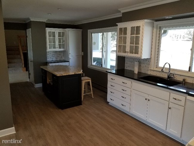 Building Photo - 5 br, 3 bath House - 13385 Kenmar Ct