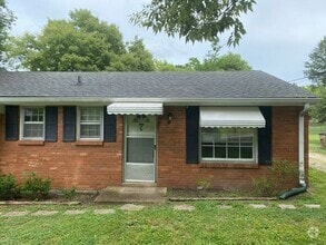 Building Photo - 3857 Saunders Ave