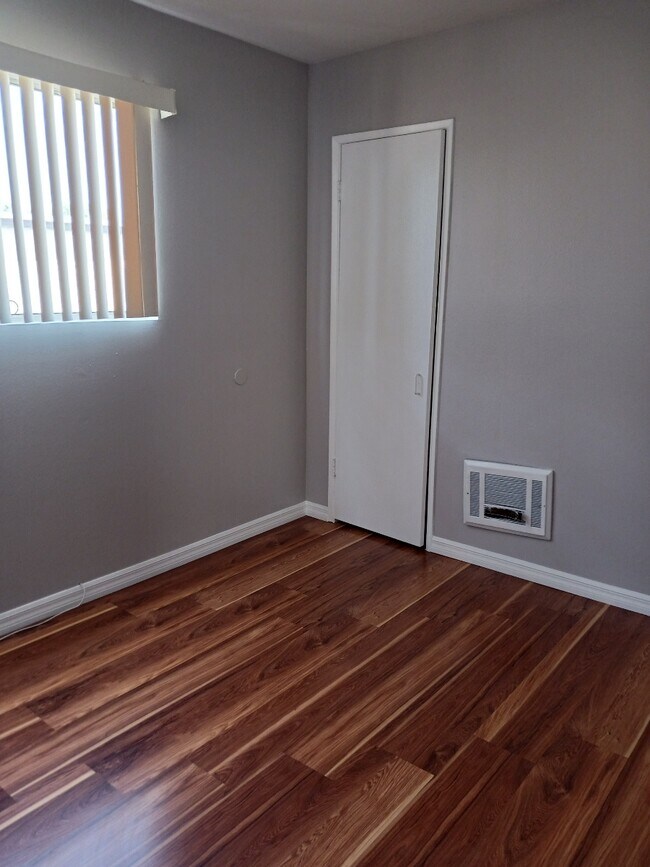 Building Photo - 719 N Eucalyptus Ave