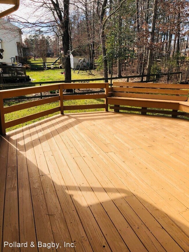 Foto del edificio - 4 br, 2.5 bath House - 8415 Whirlaway Dr.