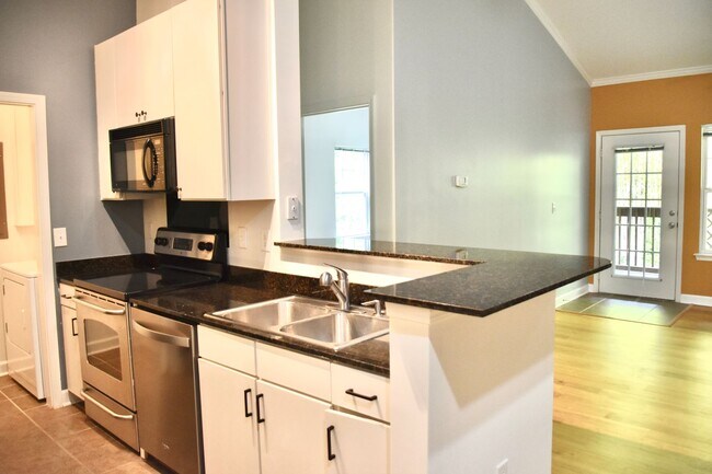 Foto del edificio - Asheville Condo Rental w/ Garage!