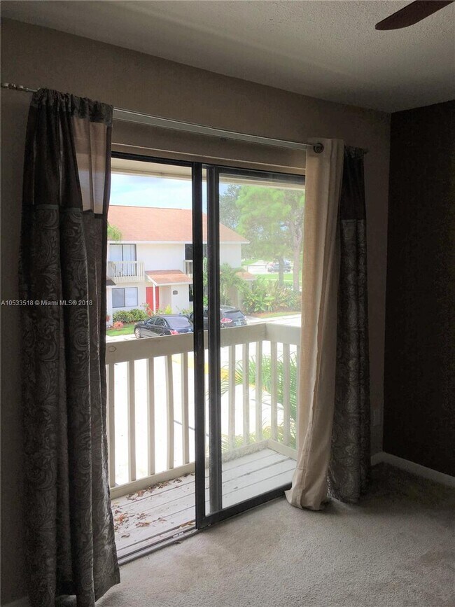 Foto del edificio - 1301 Riverside Dr