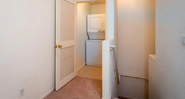 Building Photo - 5900 High Steed St