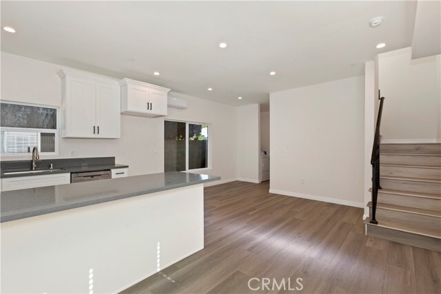 Building Photo - 3657 Mountain View Ave