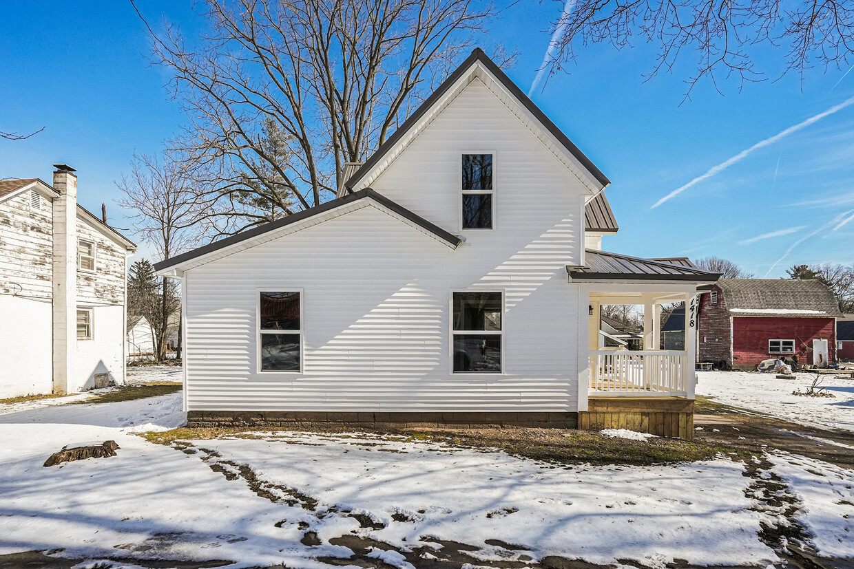 Primary Photo - 1418 Johnson St