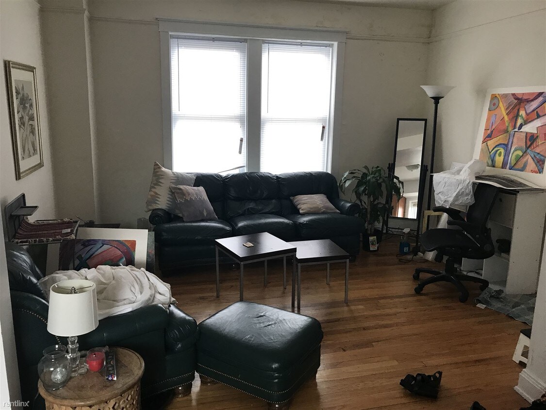 Primary Photo - 1505 N Hoyne Ave