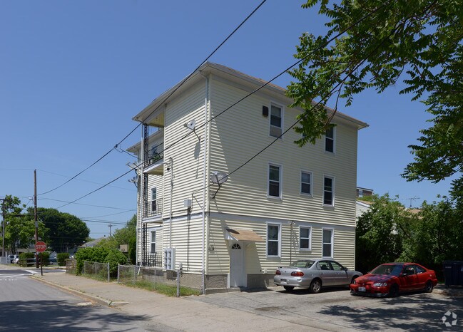 Building Photo - 46 School St