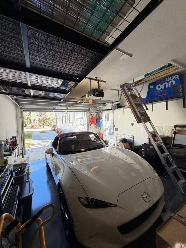 Building Photo - 1102 Banks Rose Ct