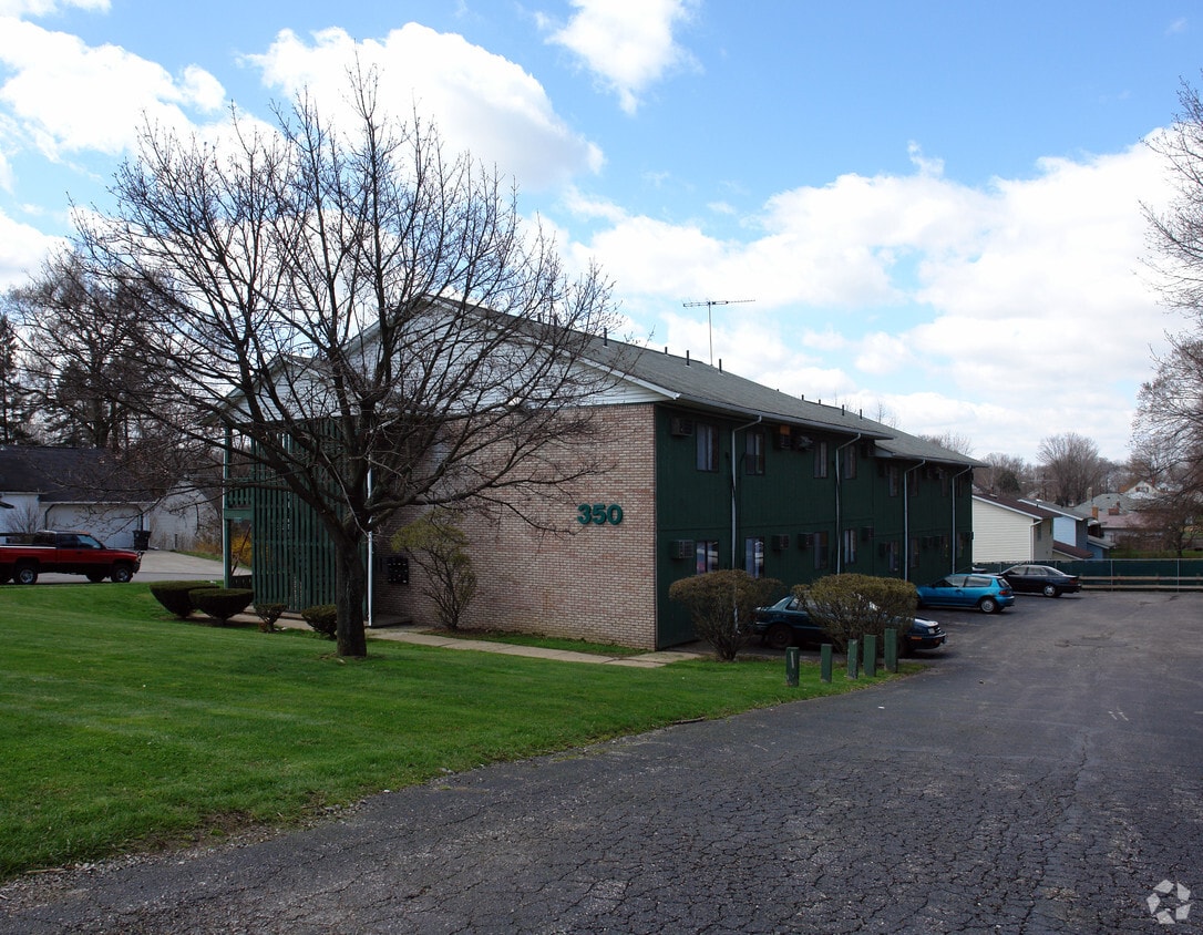 Primary Photo - 350 Canton Rd