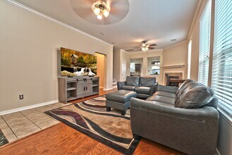 Building Photo - 8050 Montague Manor Ln