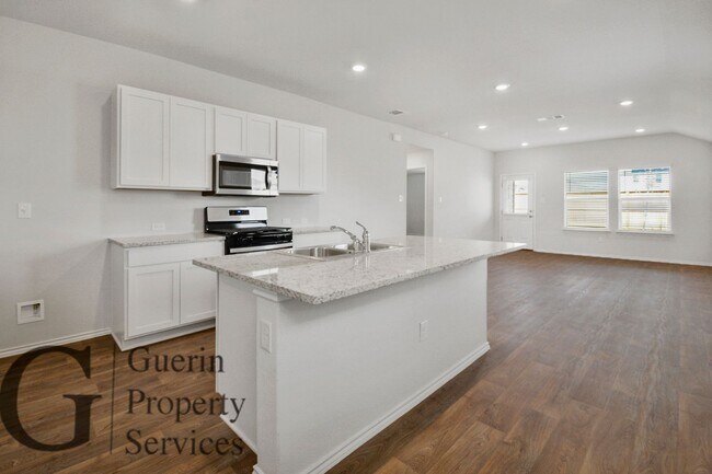 Building Photo - Like New in the Preserve at Medina!!!
