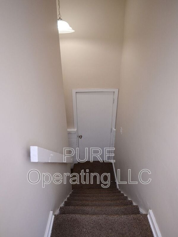 Building Photo - 1305 Franklin St