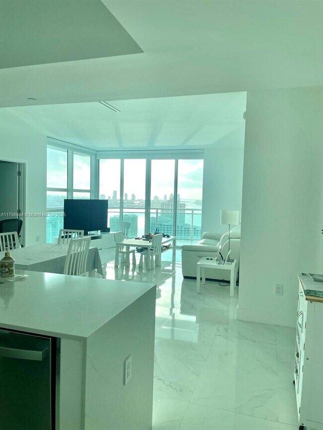 Foto del edificio - 950 Brickell Bay Dr