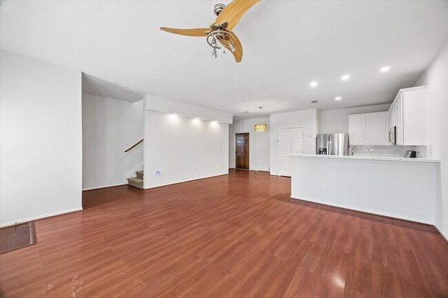 Foto del edificio - 1161 Eden Park Ln