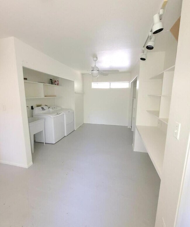 Foto del edificio - 1407 W Glenrosa Ave