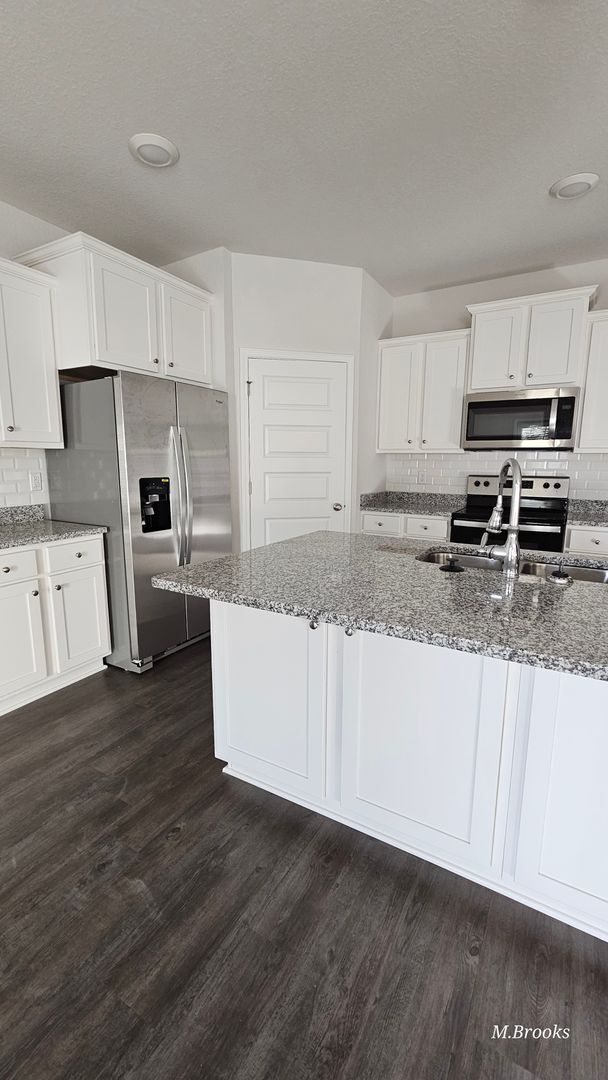 Foto del edificio - Beautiful home in Grand Oaks Village, Lake...