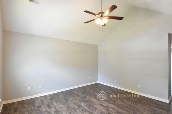 Building Photo - 915 Jordans Pond Ln