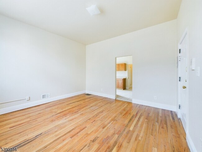 Foto del edificio - 413-15 Dodd St