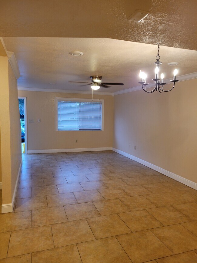 Photo - 631 Northlake Blvd Townhome