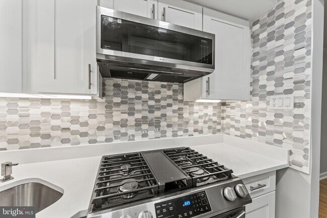 Building Photo - 11609 Vantage Hill Rd