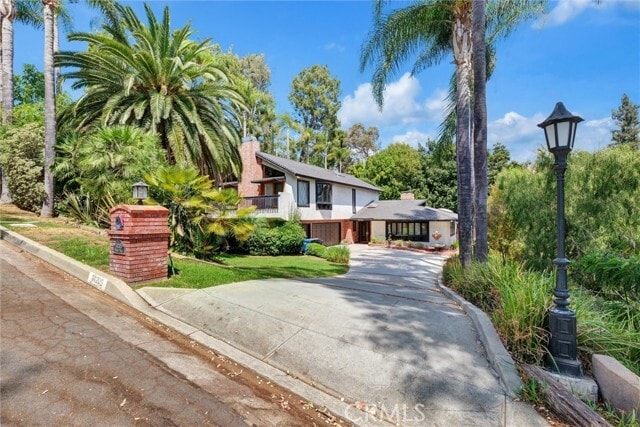 Foto del edificio - 14205 Bronte Dr