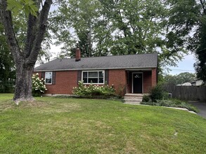 Building Photo - 304 Hillview Blvd