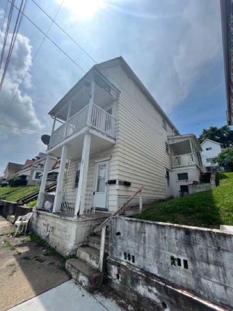 Foto del edificio - 133 Thompson Ave