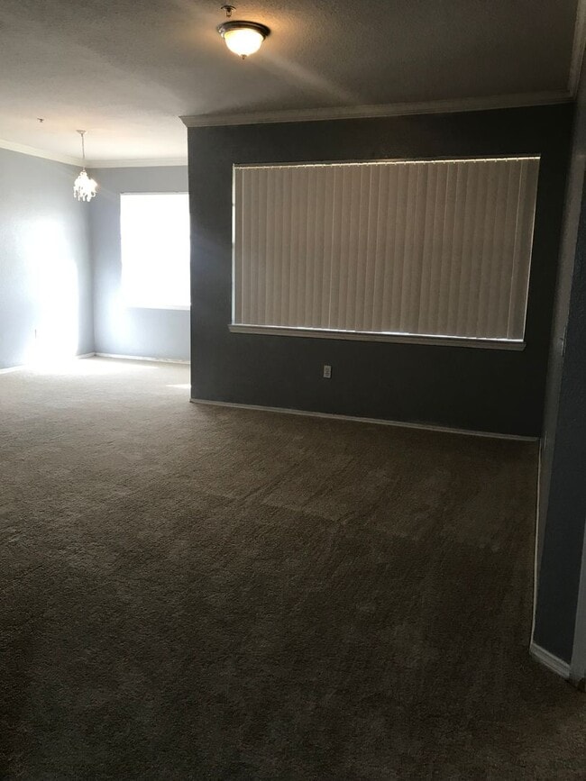 Building Photo - 2586RTJ.Madison 1110(100)