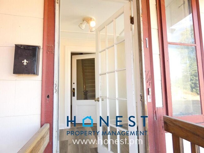 Foto del edificio - 74 Front St