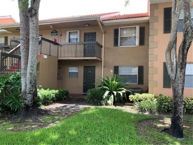 Foto del edificio - 10330 NW 8th St