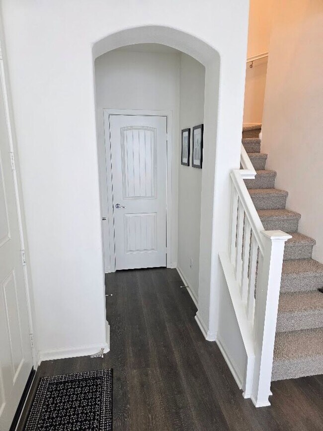 Building Photo - Gorgeous new townhome in West Murrieta wit...